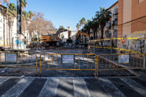 La alcaldesa visita el inicio de las obras en las Casitas Rosas